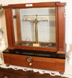 VTG MAHOGANY ANALYTICAL APOTHECARY SCALE BY