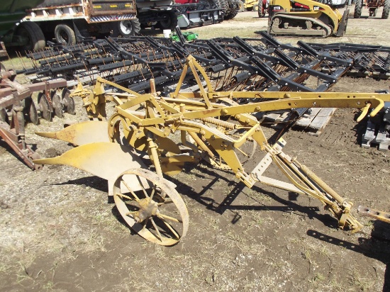 IH #8 2X PLOW ON STEEL WHEELS