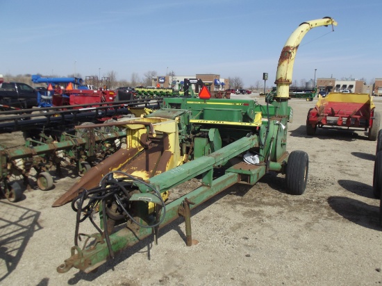 JD CHOPPER w/2 ROW CORN HEAD