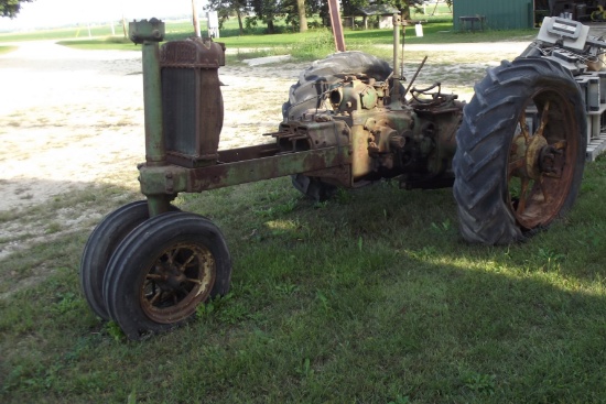 1935 JD A - Parts tractor