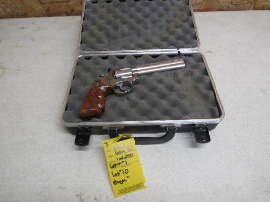 Smith & Wesson, 357, Model 686, 1 of 250 made, DU gun of the year 1993, NEW, SN: 007