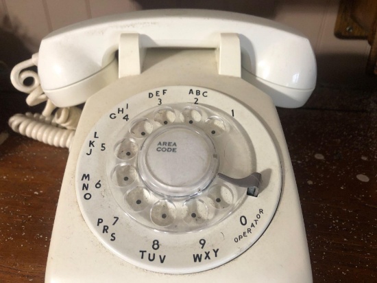 VINTAGE BEIGE OFF WHITE ROTARY PHONE