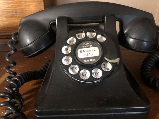 VINTAGE BLACK ROTARY PHONE