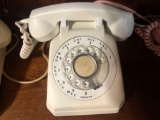 VINTAGE BELL SYSTEMS WHITE PHONE