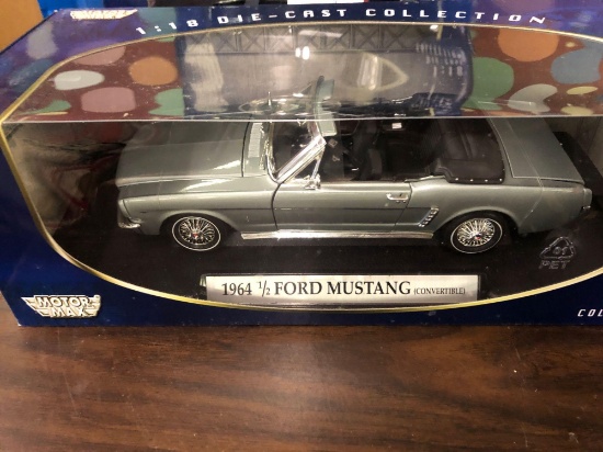 Motor max 19641/2 mustang Convertible 1/18 scale diecast