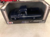 Motor max 1966 Chevy C 10 pick up 1/24 scale back cast