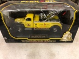 Hall of Fame collection Pennzoil 1951 Ford tow truck 1/25 scale diecast