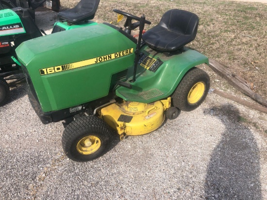 JOHN DEERE 160 RIDING MOWER