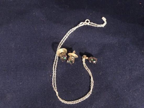 NECKLASS AND EARRINGS MARKED 9.25
