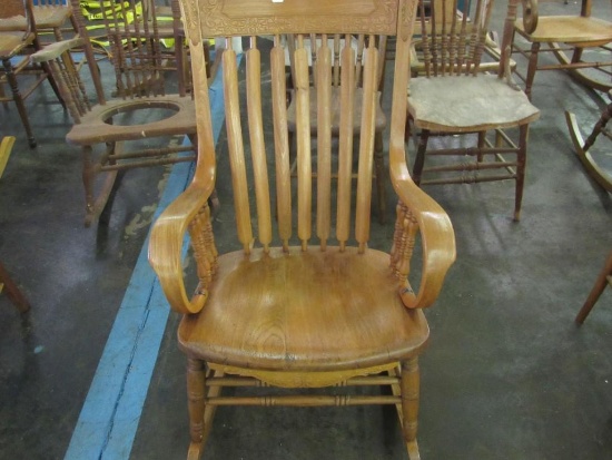 ANTIQUE ROCKING CHAIR