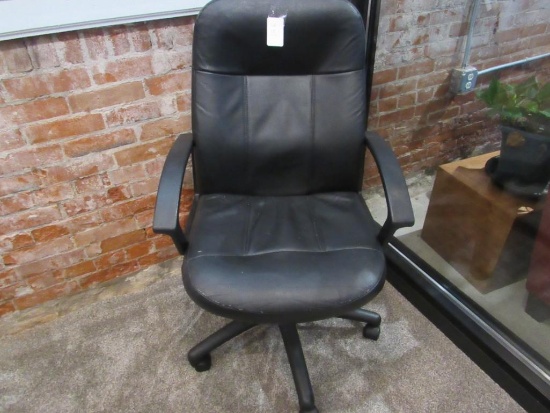 ADJUSTABLE OFFICE CHAIR
