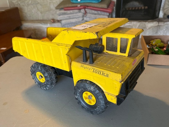 Tonka DUMP TRUCK