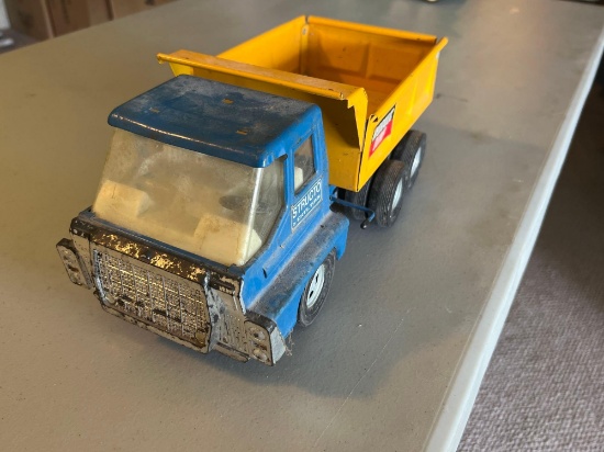 STRUCTO TOY DUMP TRUCK