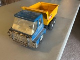 STRUCTO TOY DUMP TRUCK