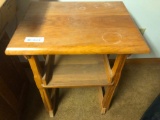 OAK END TABLE