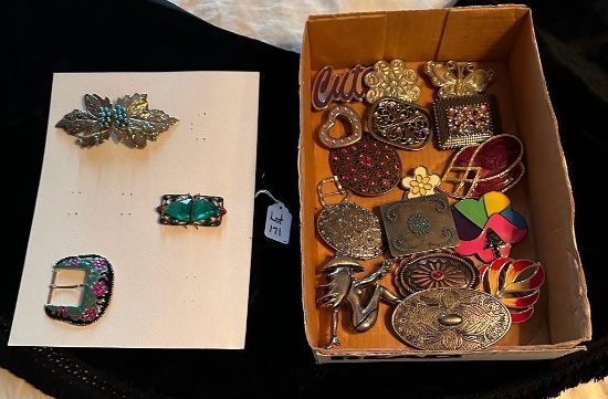 FLAT LOT OF BELT BUCKLES