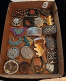 FLAT LOT OF BELT BUCKLES