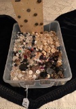 CONTAINER OF VARIOUS BUTTONS