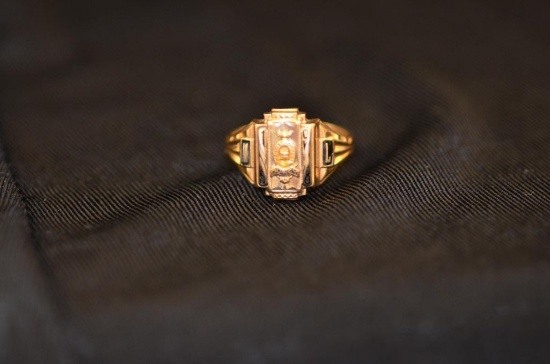 Vintage 10k gold Quincy, IL class ring, 4.74 grams