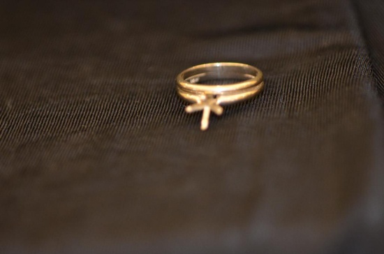 14k ladies gold ring, missing jewel, 3.65 grams