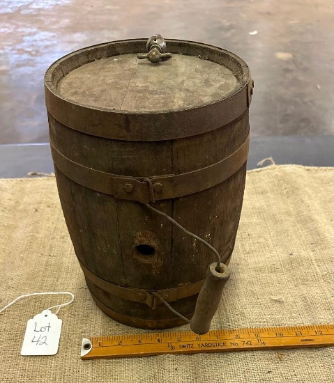 SMALL WOODEN WHISKEY WINE BARREL