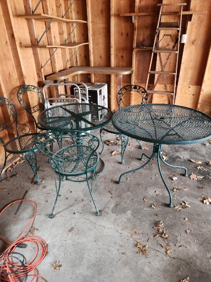 Contents of back garage to include patio furniture