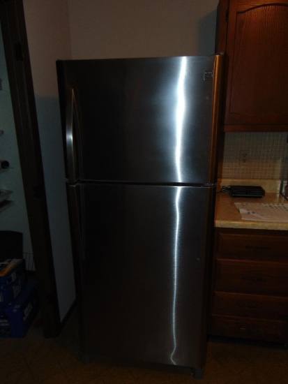 Kenmore Stainless Steel refrigerator/freezer with ice maker