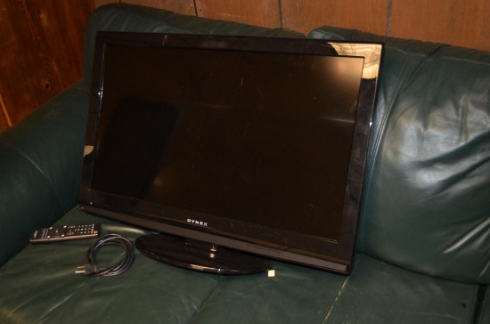 32 Inch Dynex Flat Screen Tv with Remote