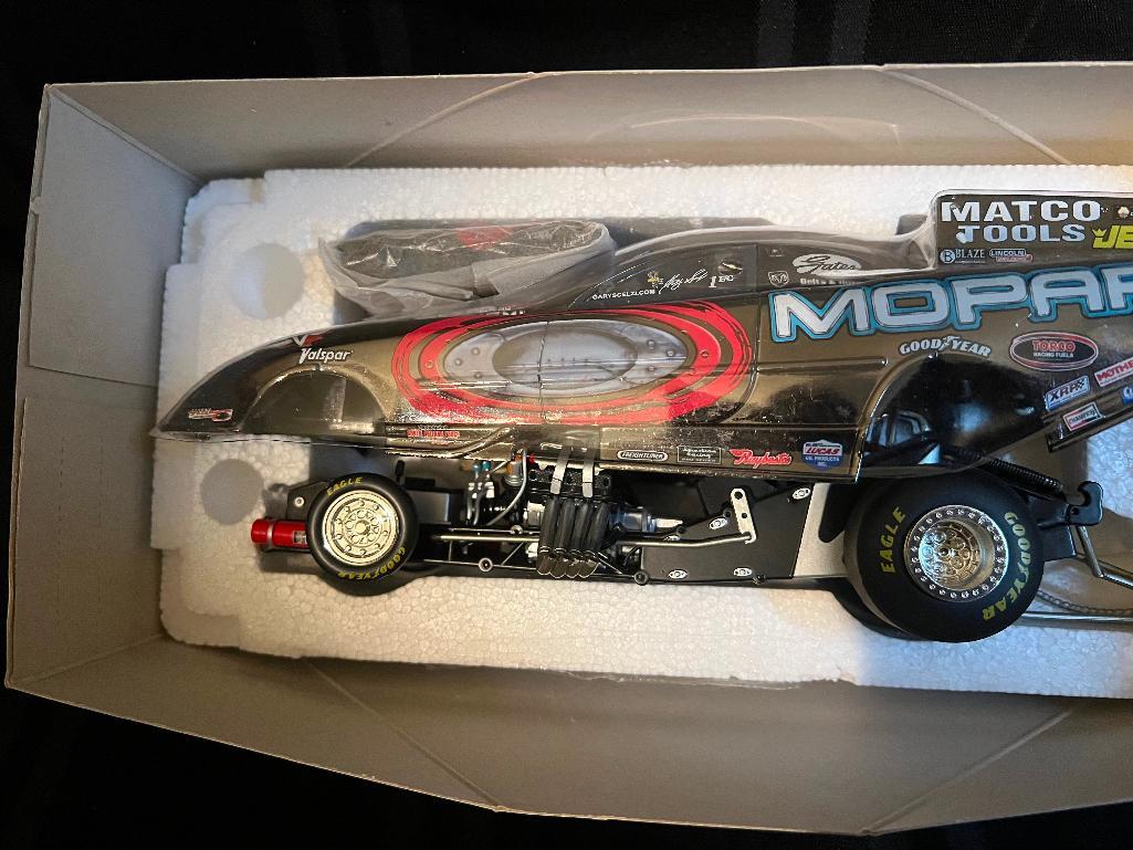 NHRA Mopar/Oakley 2006 Dodge Stratus Funny Car | Proxibid