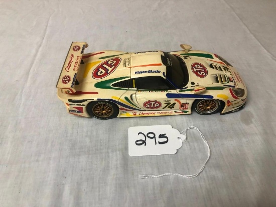 UT MODELS PORSCHE 911 GT1