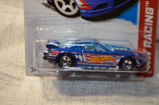 Hot Wheels Racing 13 Ford Mustang GT