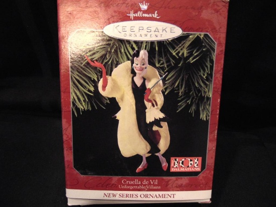 Walt Disney's Cruella de Vil, Ornament