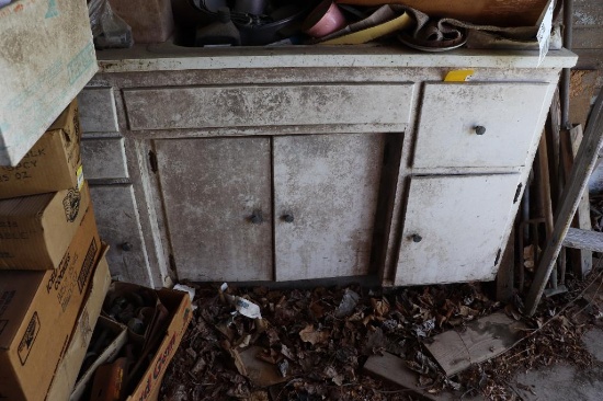 Vintage Wooden sink/cabinet