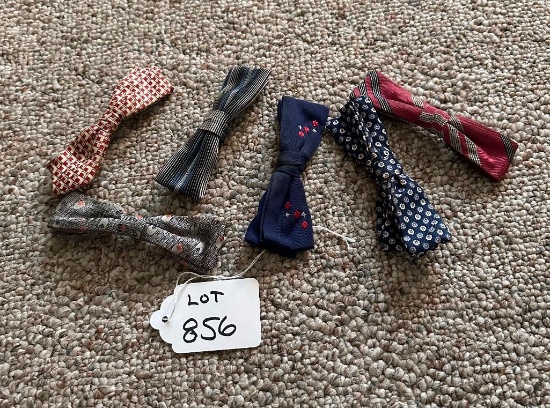 LOT OF VINTAGE BOW TIES