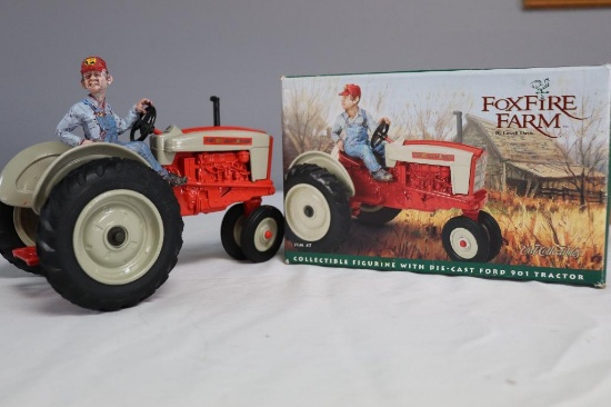 Ertl Collectables FoxFire Farms Ford 901 1/16 scale Die-Cast Tractor