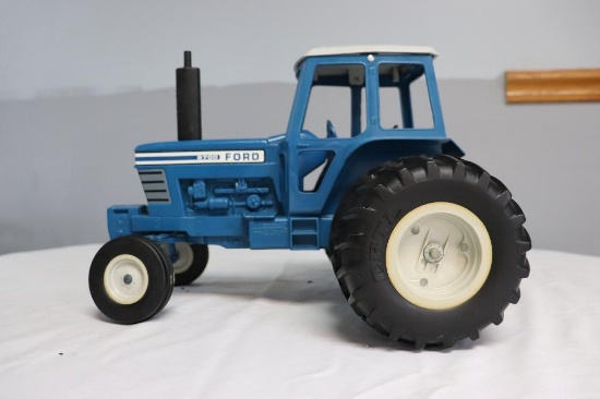 Ertl Ford 9700 1/12 scale Tractor w/ Cab Die-Cast