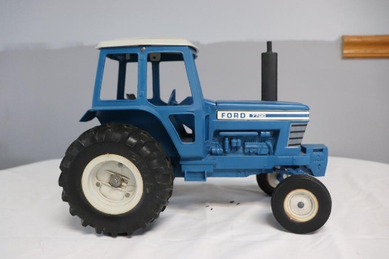 Ertl Ford 7700 1/12 scale Tractor w/Cab Die-Cast