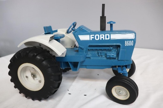 Ertl Ford 8600 1/12 scale Tractor Die-Cast