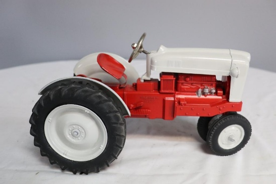 Vintage Hubley Kiddie Toy 1/12 scale Die-Cast Tractor