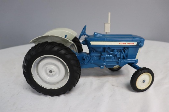 Ertl Ford 4000 1/16 Scale Die-Cast Tractor