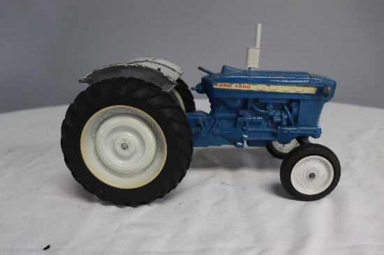 Ertl Ford 4000 1/16 scale Tractor Die-Cast