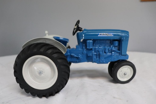 Scale Models Ford 2000 1/16 Scale Die-Cast