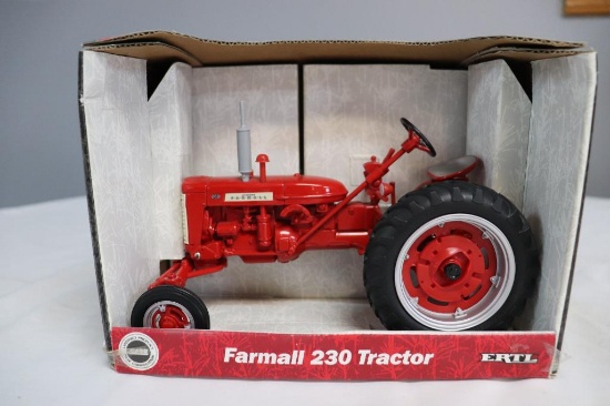 Ertl Farmall 230 1/16 Die-Cast Tractor