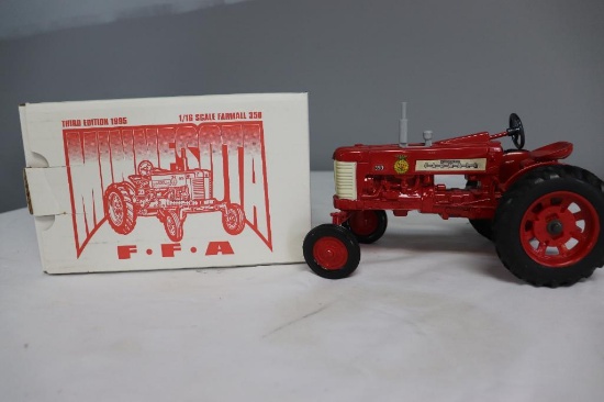 Ertl Farmall 350 1/16 Scale Die-Cast Tractor