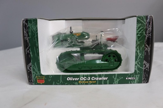 Ertl Oliver OC/3 Crawler 1/16 Scale Die-Cast
