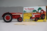 Ertl International 660 1999 National Farm Show 1/16 Scale Die-Cast Tractor