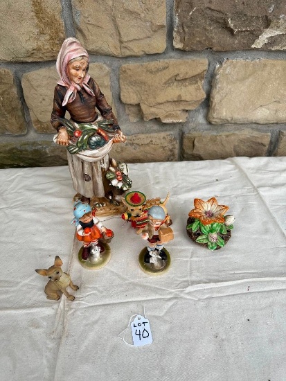 FLAT LOT OF CERAMIC FIGURINES