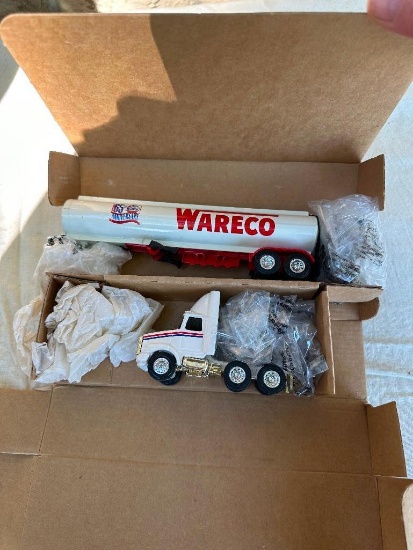 ERTL COLLECTIBLES 1/64TH SCALE WARECO TANKER TRUCK IN BOX