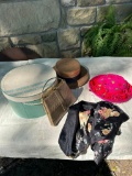 GROUP OF VINTAGE HATS, HAT BOX, PURSE & SCARF