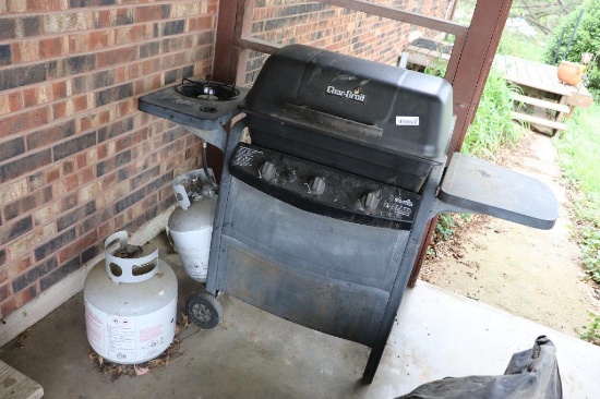Char Boil gas Grill and 2 Tanks